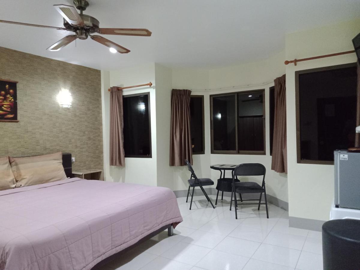 Living Room Guesthouse & Cafe Bar Karon Exterior photo