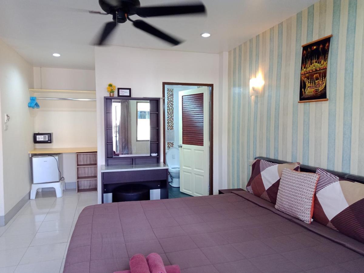Living Room Guesthouse & Cafe Bar Karon Exterior photo