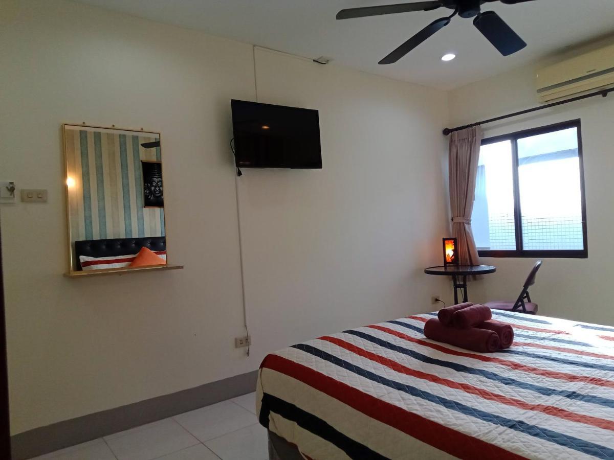 Living Room Guesthouse & Cafe Bar Karon Exterior photo