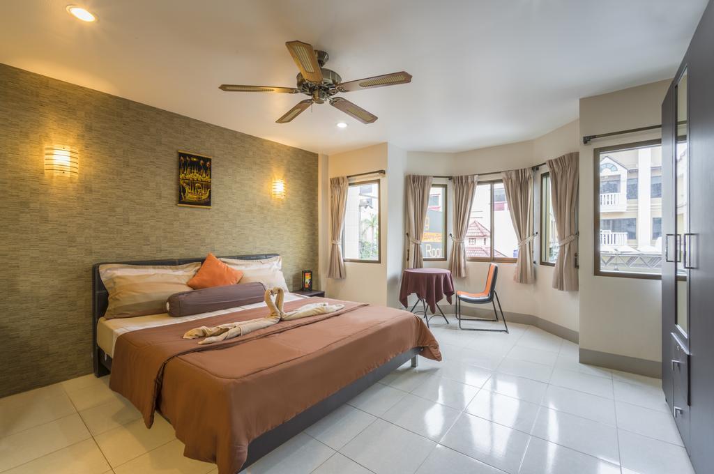 Living Room Guesthouse & Cafe Bar Karon Exterior photo